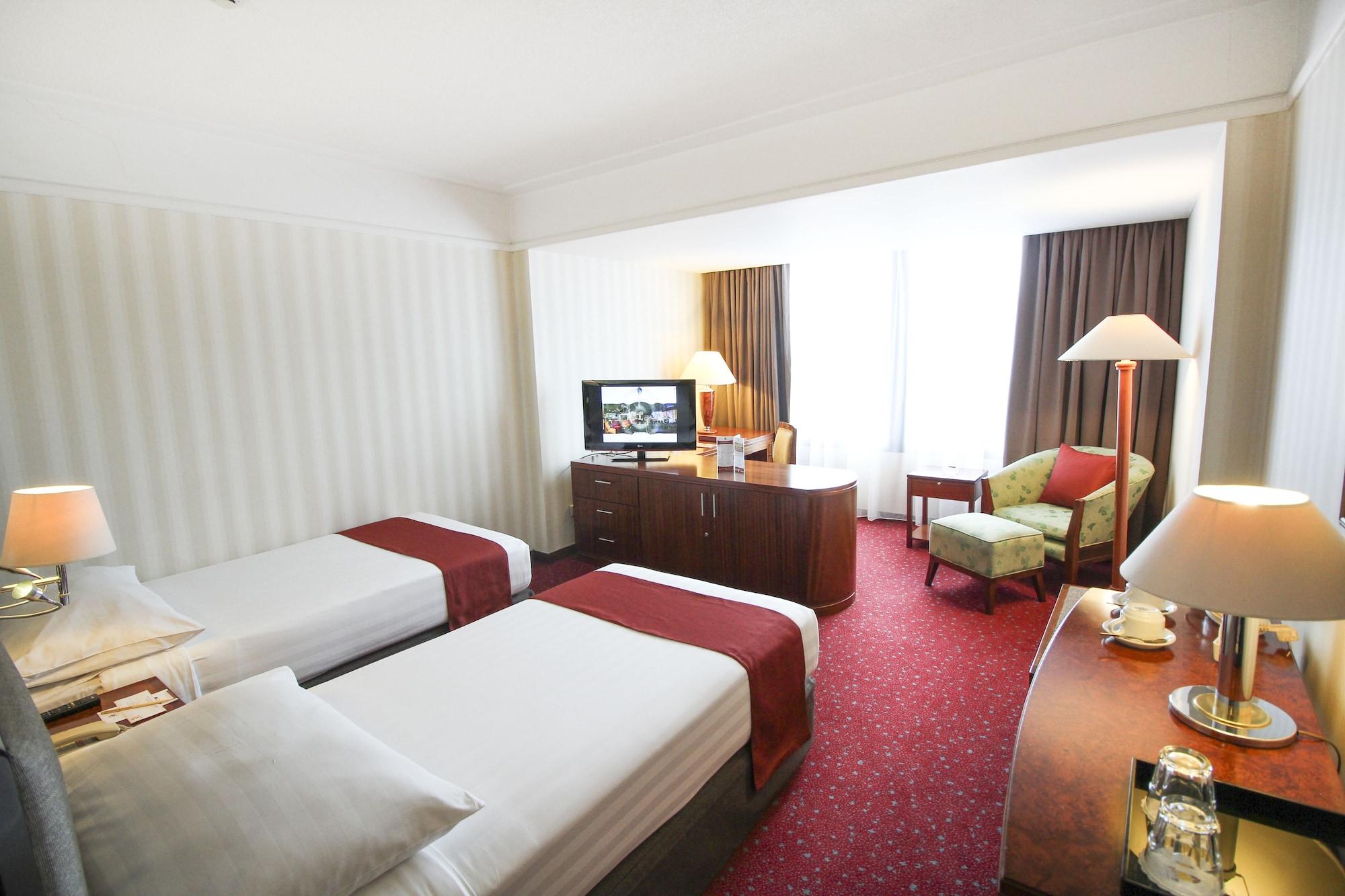 ג'קרטה Redtop Hotel & Convention Center מראה חיצוני תמונה