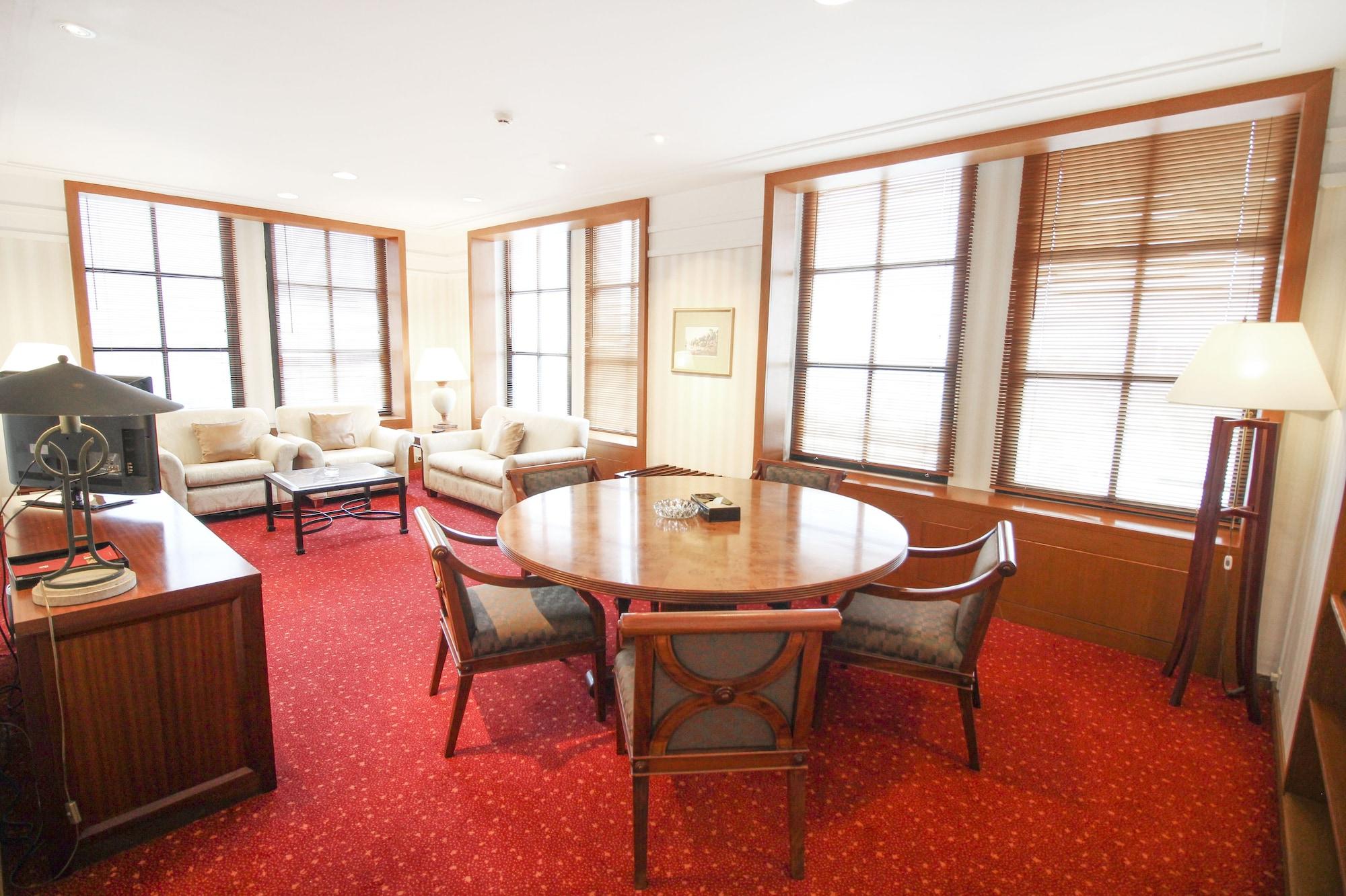 ג'קרטה Redtop Hotel & Convention Center מראה חיצוני תמונה