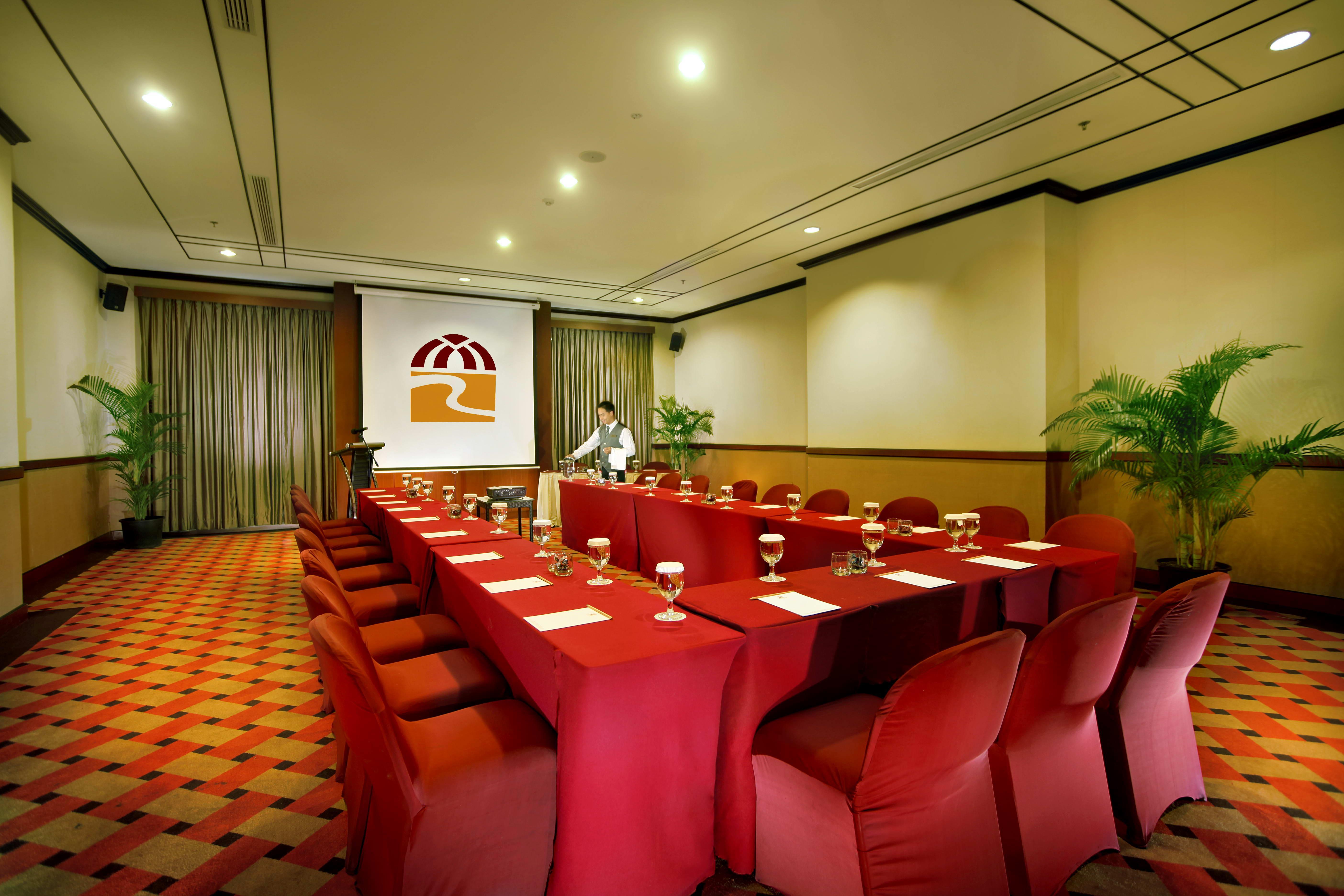 ג'קרטה Redtop Hotel & Convention Center מראה חיצוני תמונה