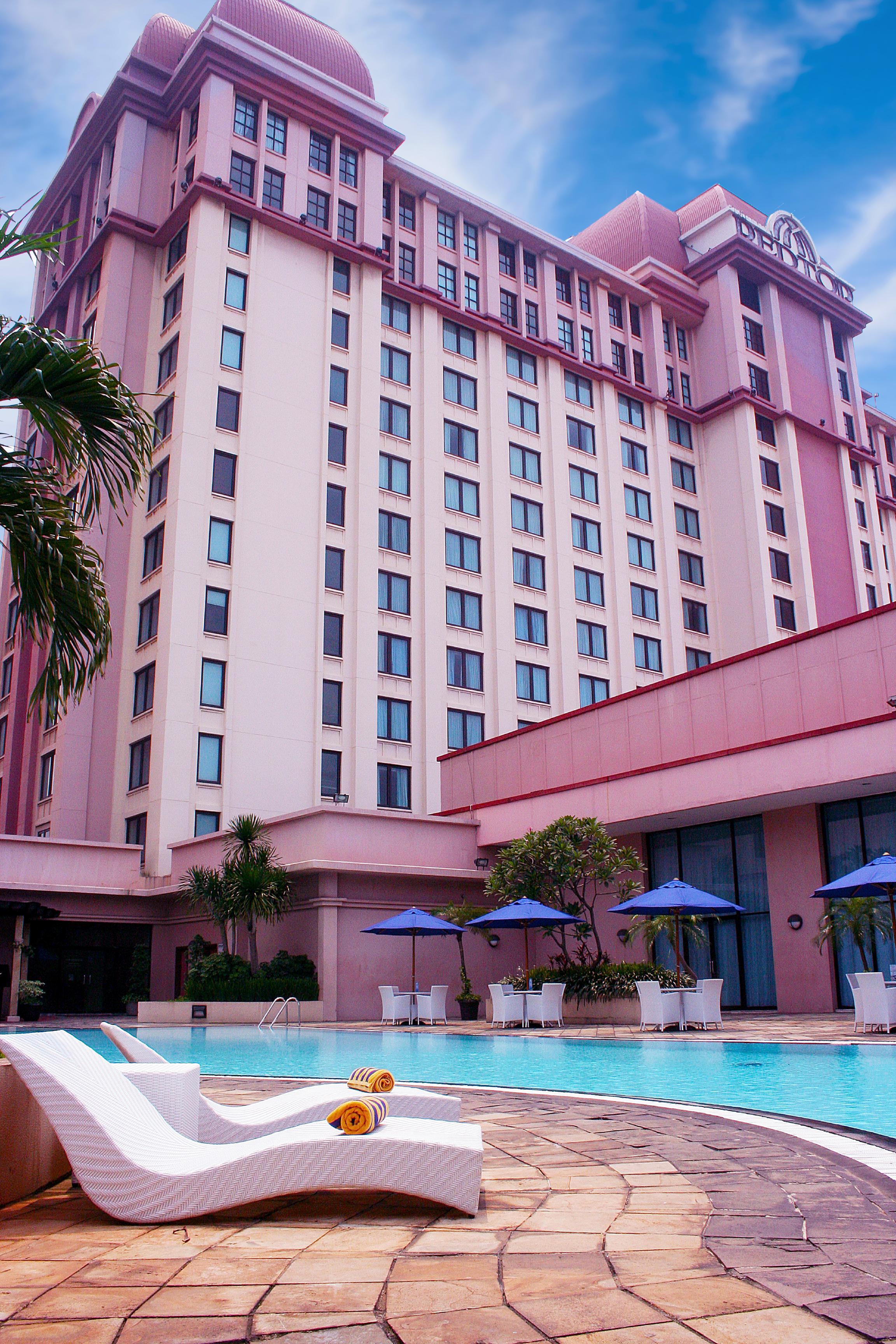 ג'קרטה Redtop Hotel & Convention Center מראה חיצוני תמונה