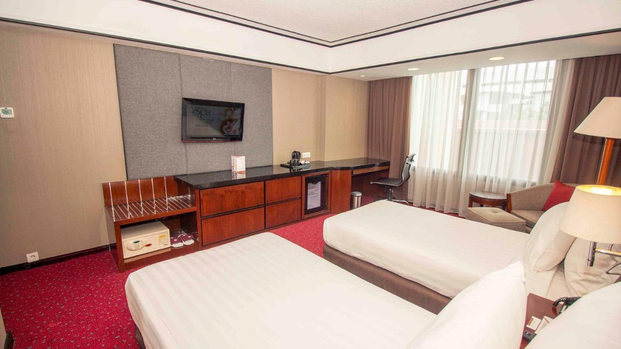 ג'קרטה Redtop Hotel & Convention Center מראה חיצוני תמונה