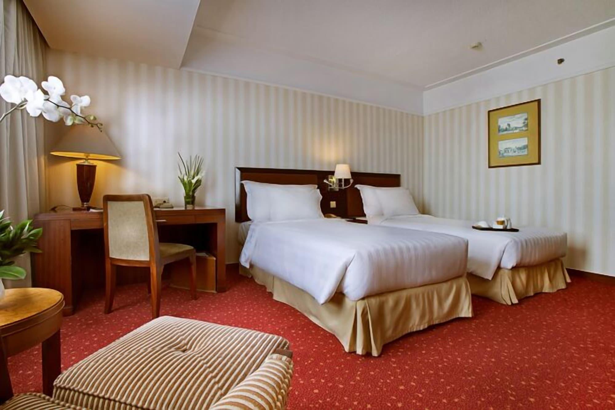 ג'קרטה Redtop Hotel & Convention Center מראה חיצוני תמונה