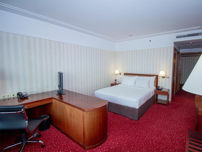 ג'קרטה Redtop Hotel & Convention Center מראה חיצוני תמונה