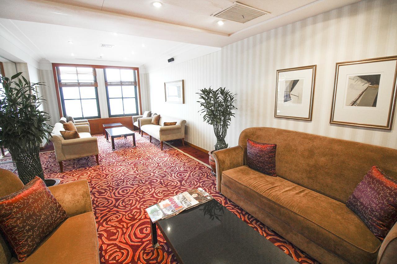 ג'קרטה Redtop Hotel & Convention Center מראה חיצוני תמונה